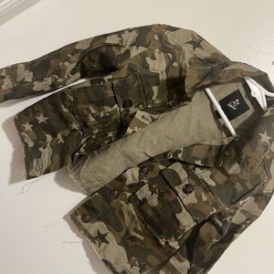 Art Class Camo Jacket with Frayed Detailing (2T) (3T)